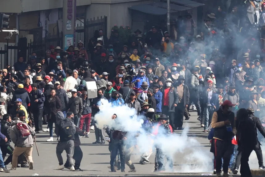 bol via aprova lei de estado de s tio para conter protestos 20260605