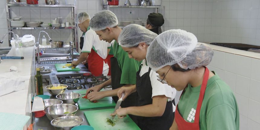 brasil bate recorde hist rico desemprego cai para 5 6 em mai 20260626