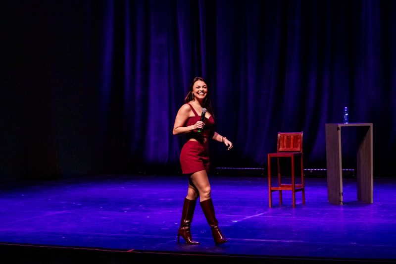 bruna louise leva show de 15 anos de carreira ao teatro tobi 20260611