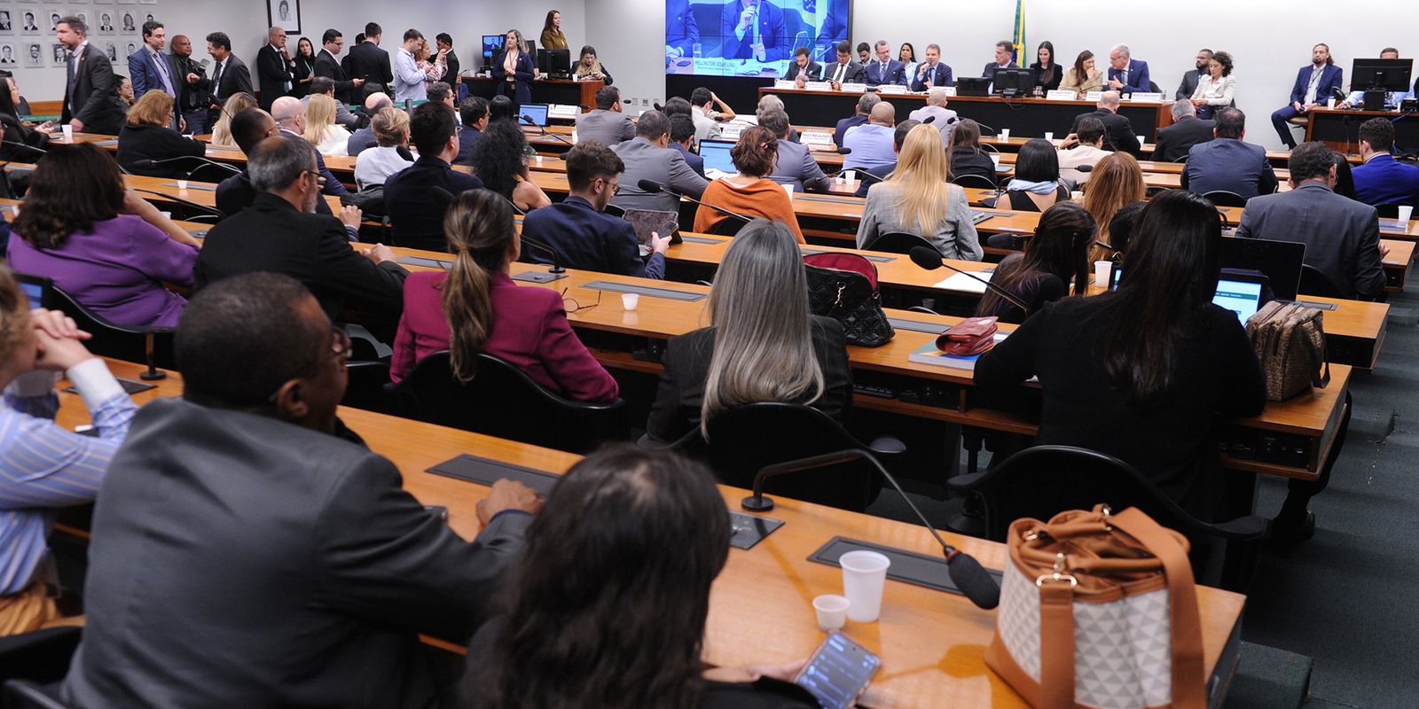 ccj adia debate sobre redu o da maioridade penal para quarta 20260609