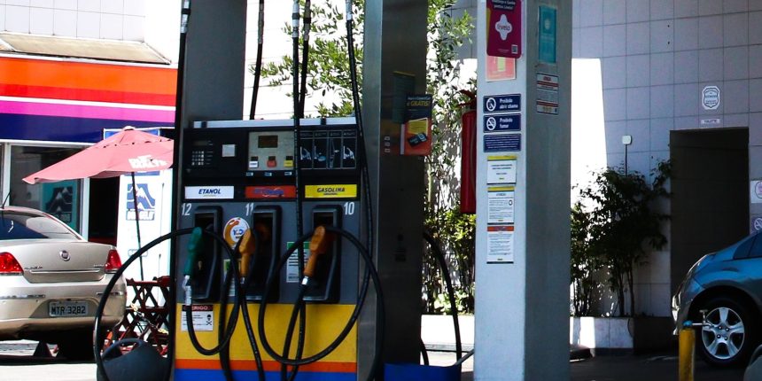 gasolina cai 1 46 em maio e derruba infla o oficial do pa s 20260612