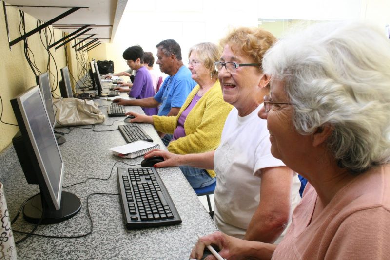 governo lan a guia para incluir idosos no mundo digital 20260614