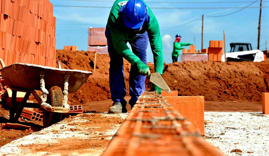 juros altos travam obras e construtoras fogem dos bancos 20260604
