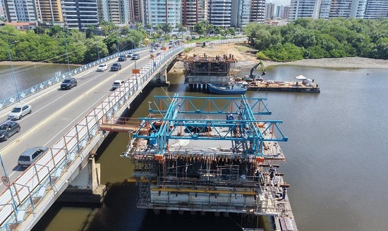 obras na ponte da coroa do mei