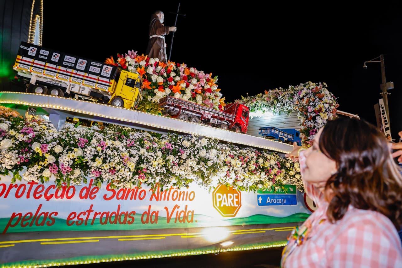 prefeita em lia participa da 59 feira do caminh o e festa do 20260613