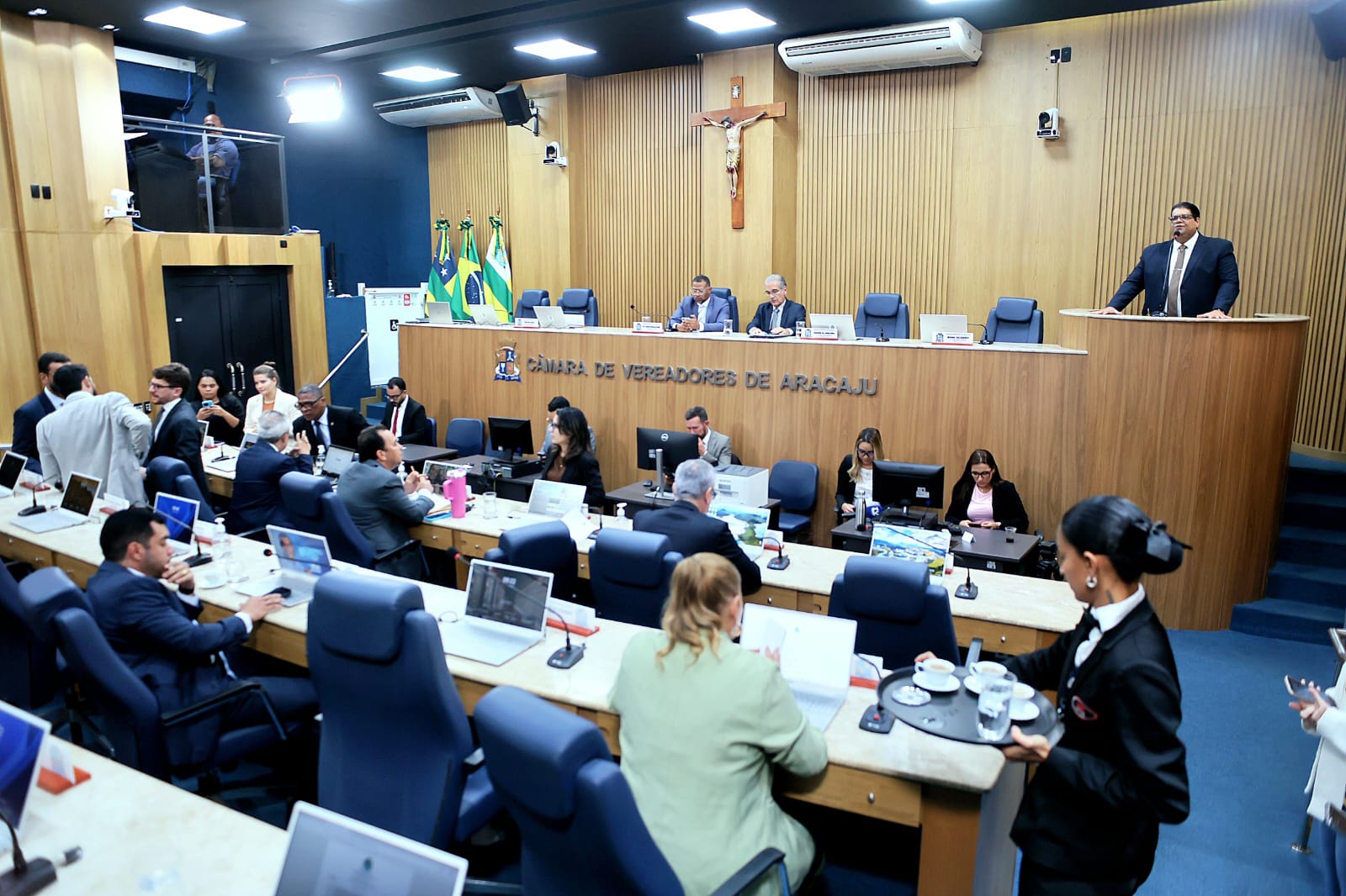 prefeitura de aracaju prop e isonomia para professores e ree 20260612