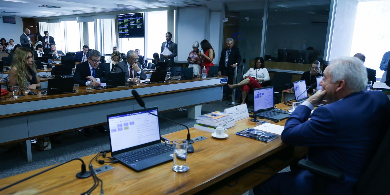 senado define prazo para votar pec que reduz jornada de trab 20260609