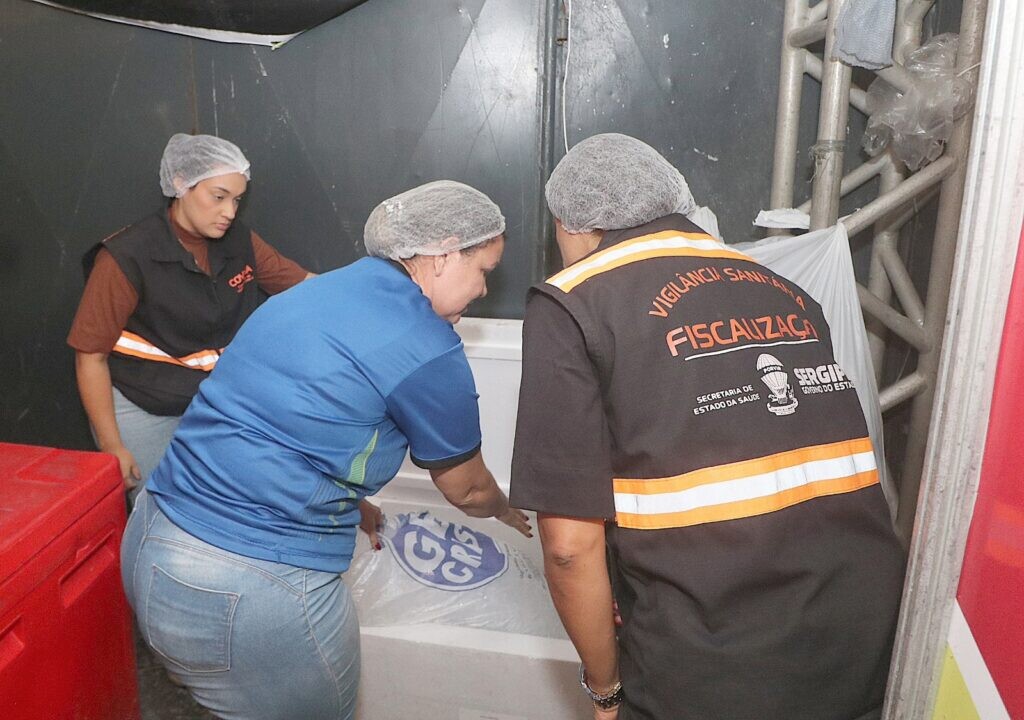 Vigilância Sanitária apreende bebidas clandestinas no Arraiá do Povo 2026 9 tmpqegkk0bw