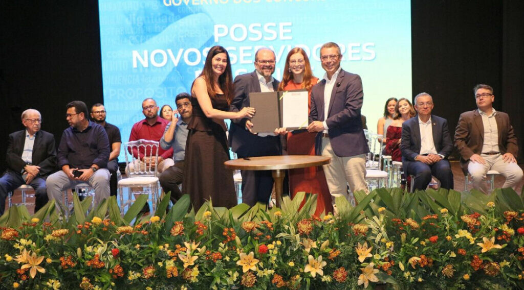Cerimônia de posse dá boas-vindas a 425 novos servidores da Saúde em Sergipe 6 tmpv3ts490b
