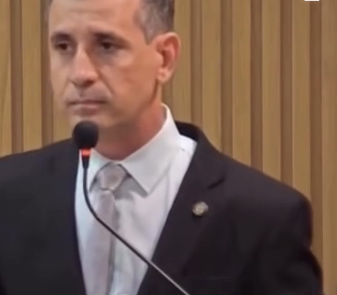 vereador l cio fl vio abandona presid ncia do pl em aracaju 20260609