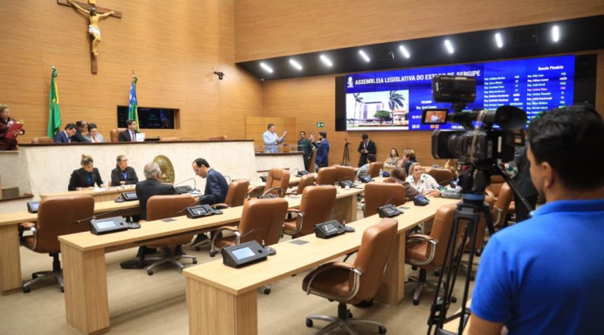alese aprova projeto de mitidieri que amplia vagas na sa de 20260701