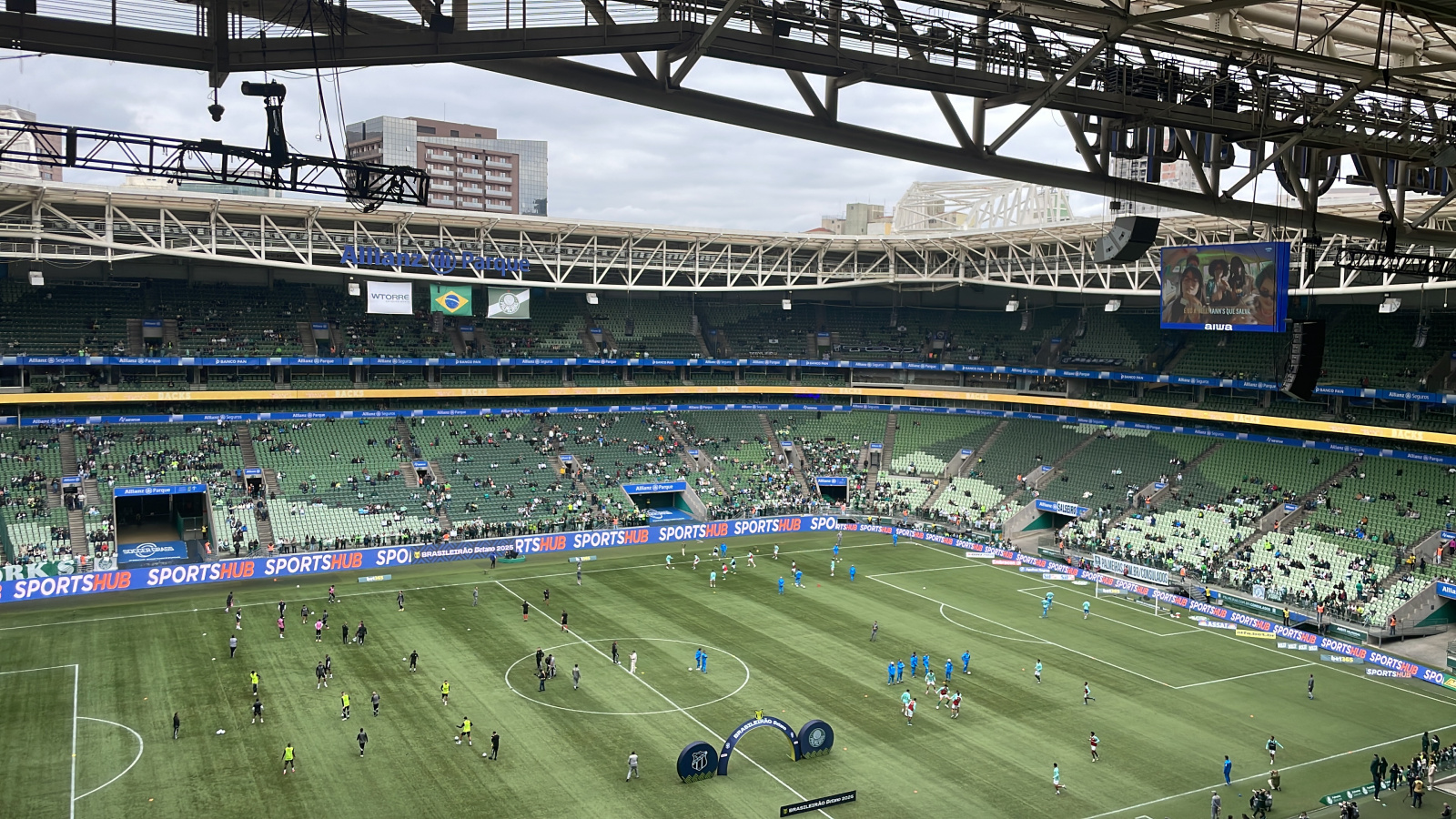 Atlético-MG derruba Palmeiras, e Botafogo supera Cruzeiro fora