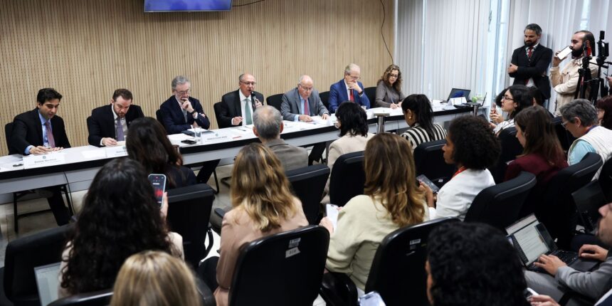 brasil reage ao tarifa o dos eua e anuncia socorro a empresa 20260716
