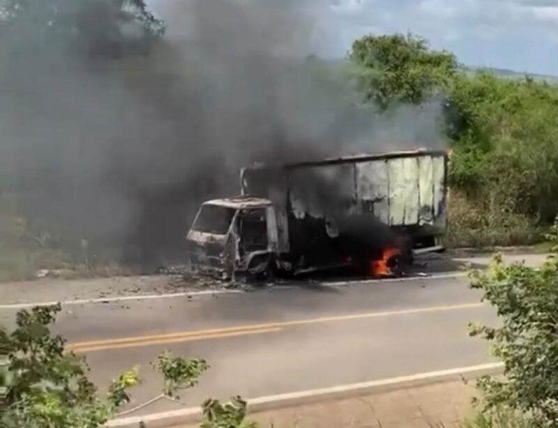 caminh o pega fogo na br 235 e casal de gl ria perde nico me 20260715