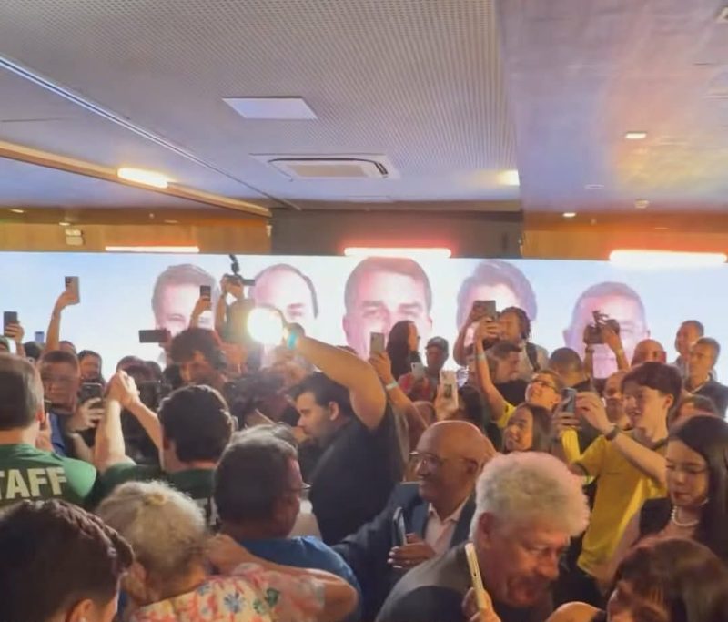 carlos bolsonaro desembarca em sergipe e re ne c pula conser 20260708