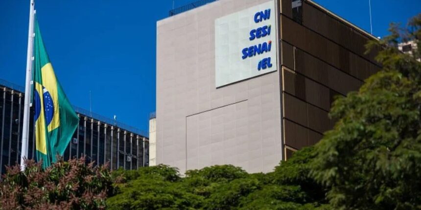 CNI projeta crescimento de 2% do PIB em 2026, mas alerta para riscos