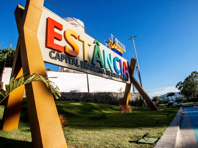 Criança de 1 ano é socorrida por policiais após engasgo e convulsão em Estância