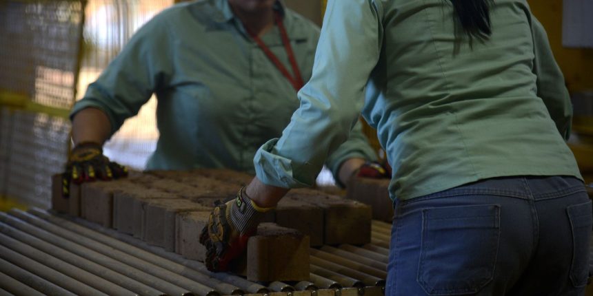 eua maioria vota contra tarifas que amea am exporta es brasi 20260708