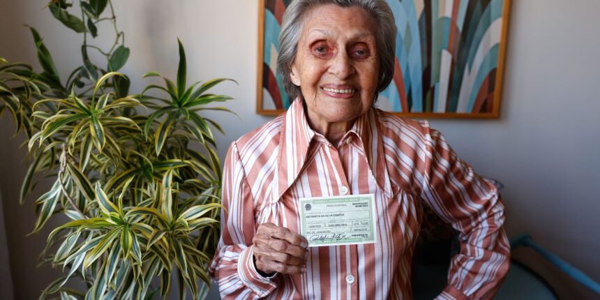 idosos somam 36 8 milh es de eleitores mas absten o amea a p 20260714