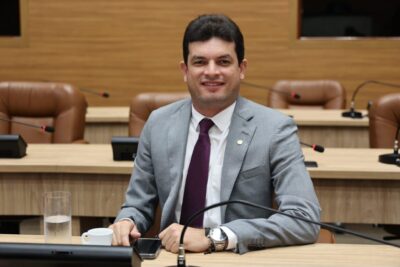 Lei que Garante Instalação de Carregadores para Veículos Elétricos é Sancionada