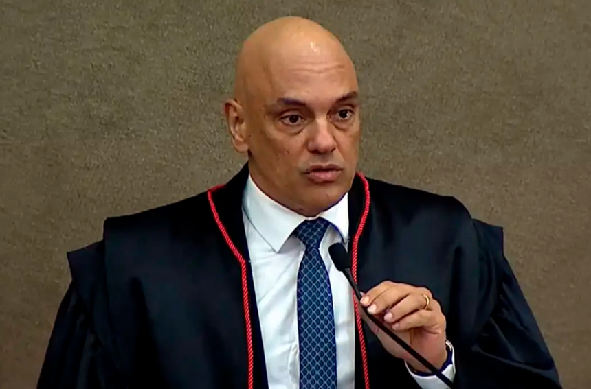 Moraes dá 15 dias para PGR avaliar defesa de Flávio Bolsonaro