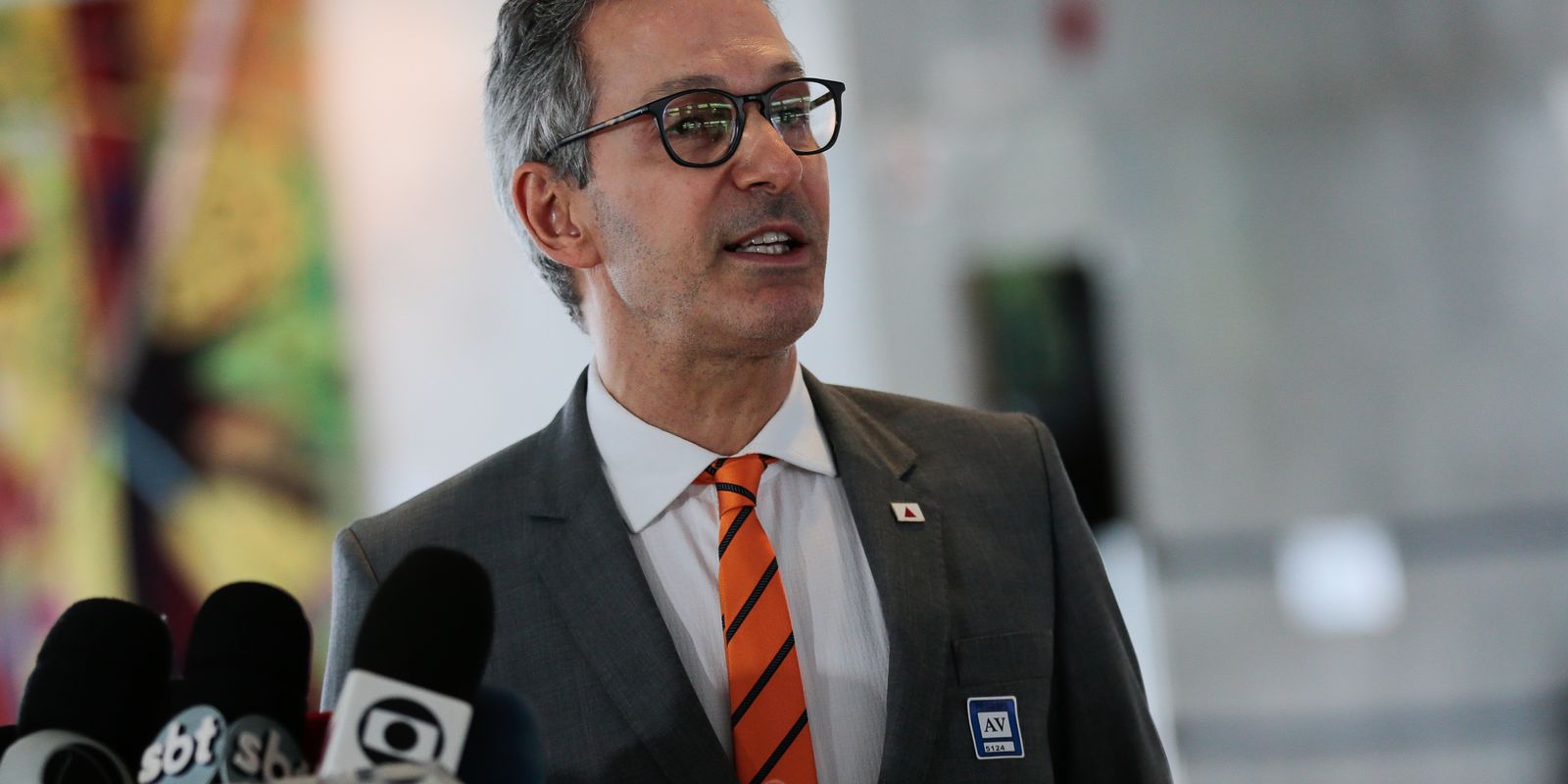 Novo lança Zema ao Planalto com promessa de endurecer combate a facções
