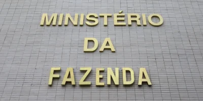 Previsão de déficit primário cai para R$ 52 bilhões com ajustes e precatórios