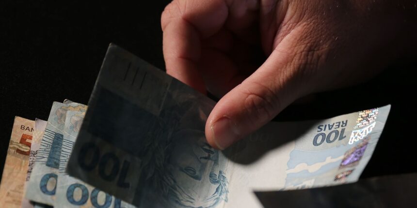 r 5 4 bi do abono salarial chegam nesta quarta para quase 4 20260715