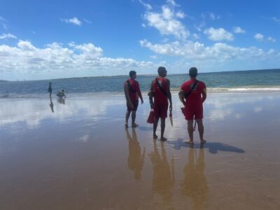 Adolescente desaparece no mar após mergulho na Praia dos Artistas