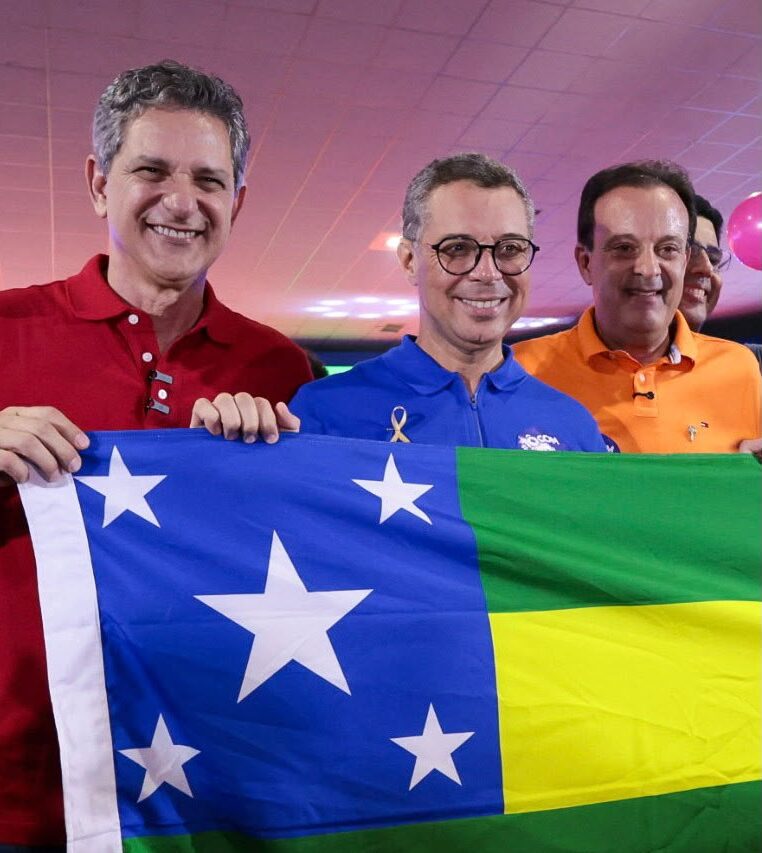 Aliança de Lula sela chapa para 2026 e mobiliza milhares em Sergipe