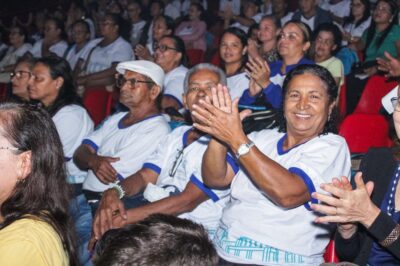 Alunos da EJA de Aracaju vivenciam noite de arte no Circo Portugal