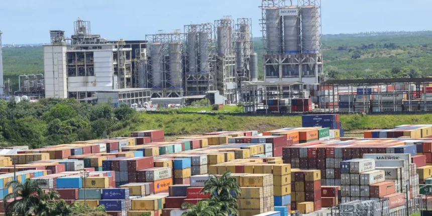 Amcham pede cautela após Brasil abrir análise sobre tarifas dos EUA