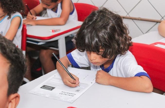 Aracaju alcança recorde no Ideb e lidera crescimento entre capitais do Nordeste