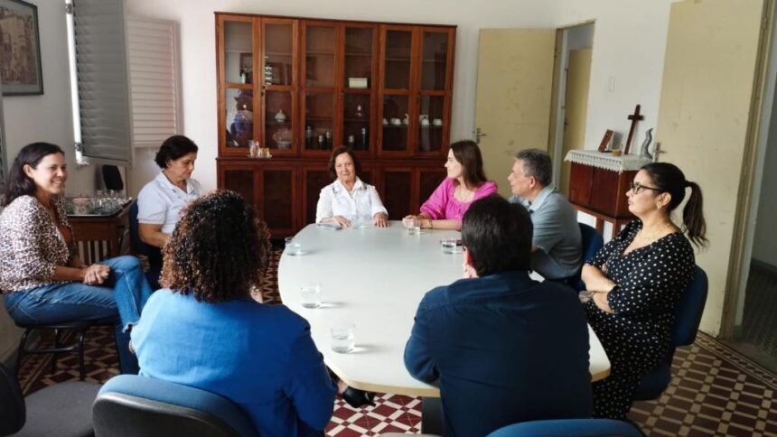 Aracaju avalia ampliar assistência a crianças da Casa Maternal Amélia Leite