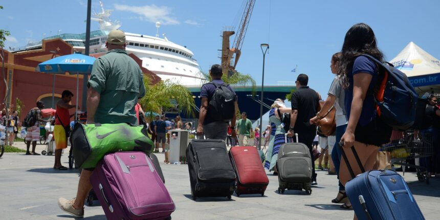 Brasil atrai 9,3 milhões de turistas e alcança 4ª maior alta da OCDE