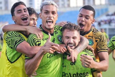 Bruninho e Renanzinho garantem taça da Copa Lotese à Desportiva