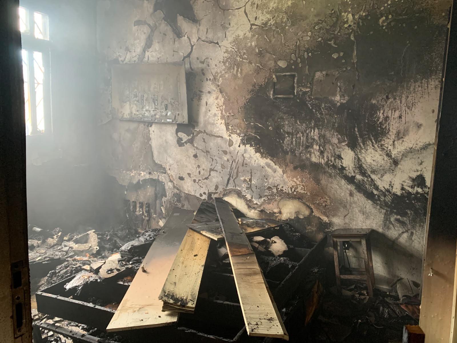 Chamas atingem casa no Ponto Novo e mobilizam Bombeiros em Aracaju