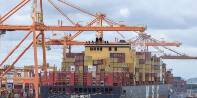 Comércio exterior cresce 6,8% e Brasil fecha julho no azul