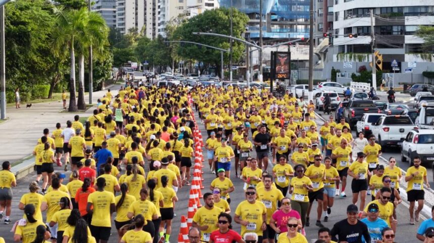 Corrida reúne 2 mil pessoas em campanha por respeito à faixa em Aracaju