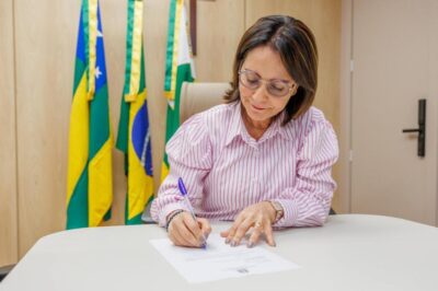 Emília Corrêa troca comandos da Emsurb e da Seplog em Aracaju
