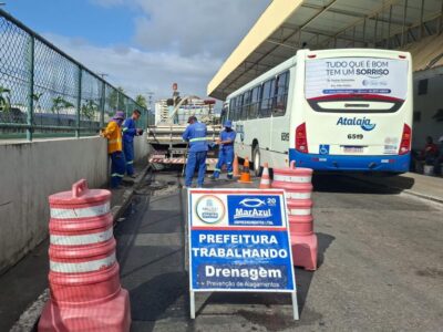 Emurb amplia manutenção da drenagem em 35 vias de Aracaju