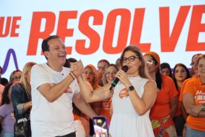 Érica Mitidieri reúne mulheres e reafirma apoio a André Moura