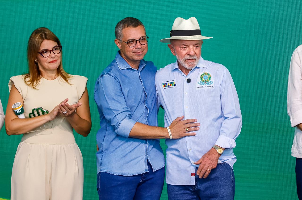Governador Fábio reúne apoiadores em Cristinápolis e destaca obras em Sergipe 5 Fábio Mitidieri em encontro com apoiadores em Cristinápolis
