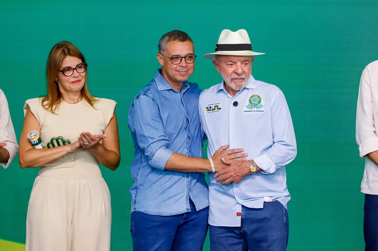 Governador Fábio reúne apoiadores em Cristinápolis e destaca obras em Sergipe 6 Fábio Mitidieri em encontro com apoiadores em Cristinápolis