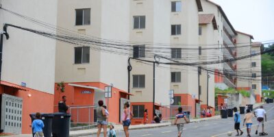 Governo reduz verba do Bolsa Família em 2027 e mantém mínimo em R$ 600