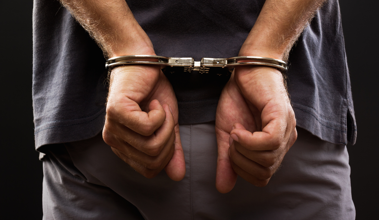Homem tenta matar companheira com chave de fenda e é preso em Aracaju