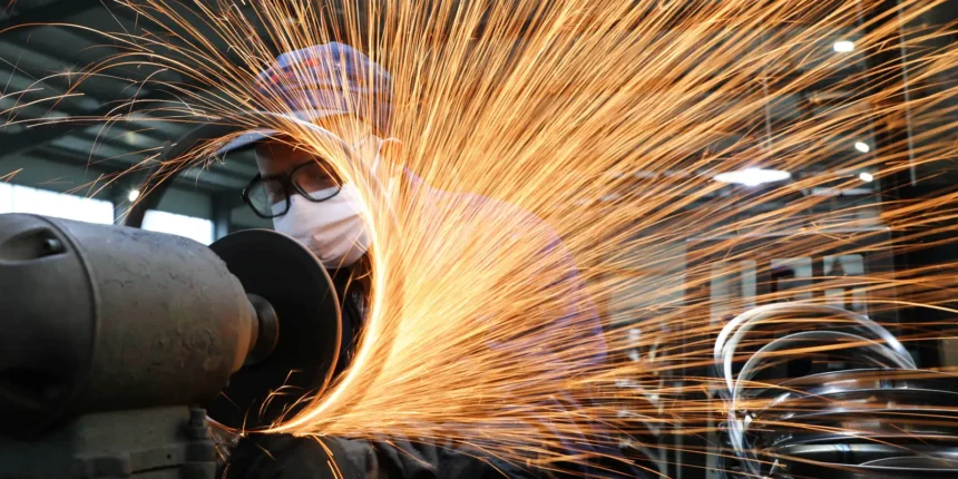 Indústria perde 2,7% em dois meses e devolve parte do avanço de 2026
