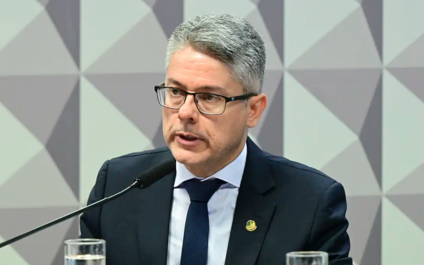 Justiça encerra ação contra Alessandro Vieira movida por família de Moraes