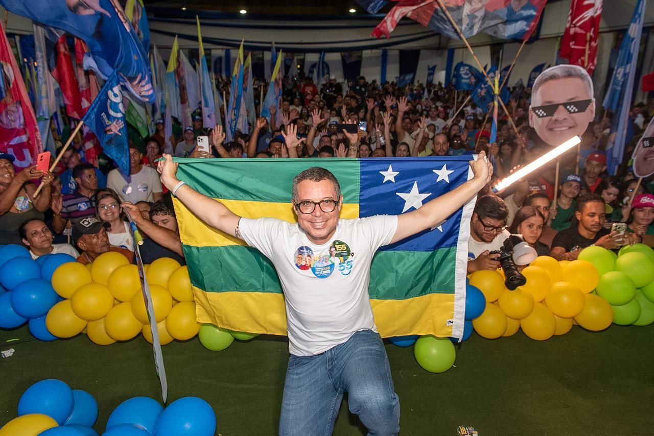 Fábio chega nos braços dos lagartenses e reúne milhares no Agreste 6 Governador Fábio Mitidieri em Lagarto