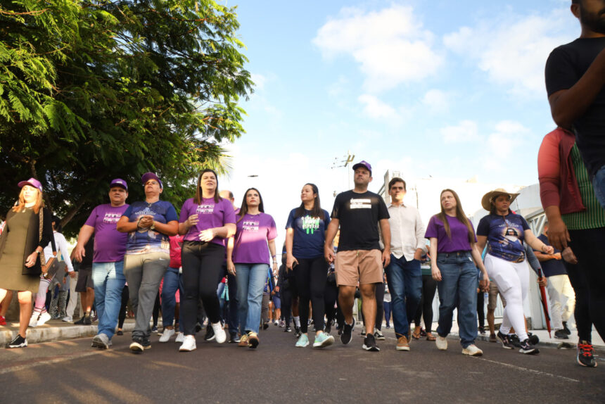 Milhares de fiéis percorrem 13 km em homenagem a Santa Dulce em Itabaiana
